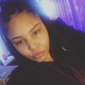 Meet your Posher, Tiffany